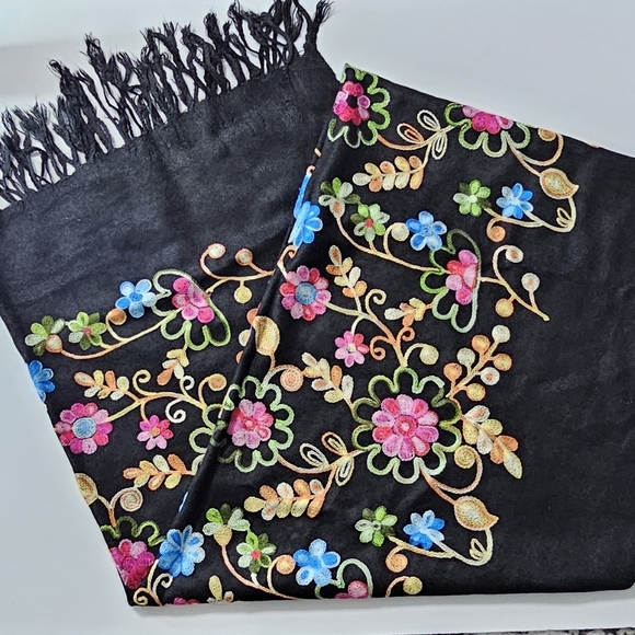 EMBROIDERED SCARF - Picture 2 of 6